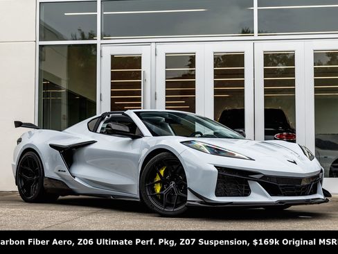 Used 2023 Chevrolet Corvette Z06 w/ Z07 Performance Package image 1