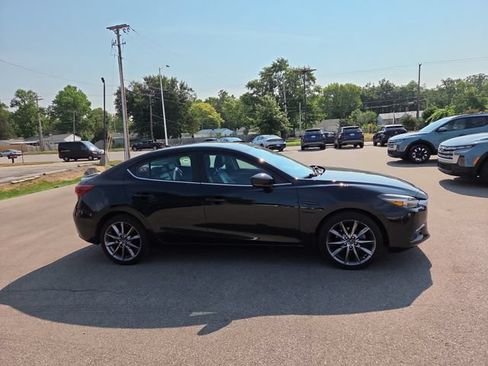 Used 2018 MAZDA MAZDA3 Grand Touring w/ Premium Equipment Package FWD image 5