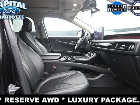 Used 2023 Lincoln Nautilus Reserve w/ Luxury Package AWD/4WD image 12