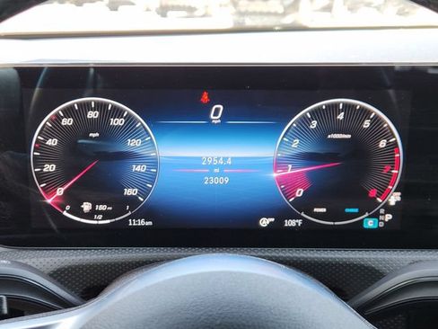 Used 2025 Mercedes-Benz CLA 250 4MATIC image 13