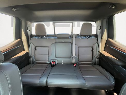 Used 2023 GMC Sierra 1500 Denali w/ Denali Reserve Package AWD/4WD image 18