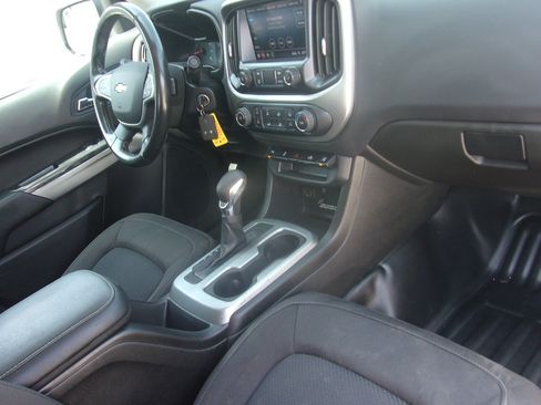 Used 2022 Chevrolet Colorado LT w/ Fleet Safety Package AWD/4WD image 14