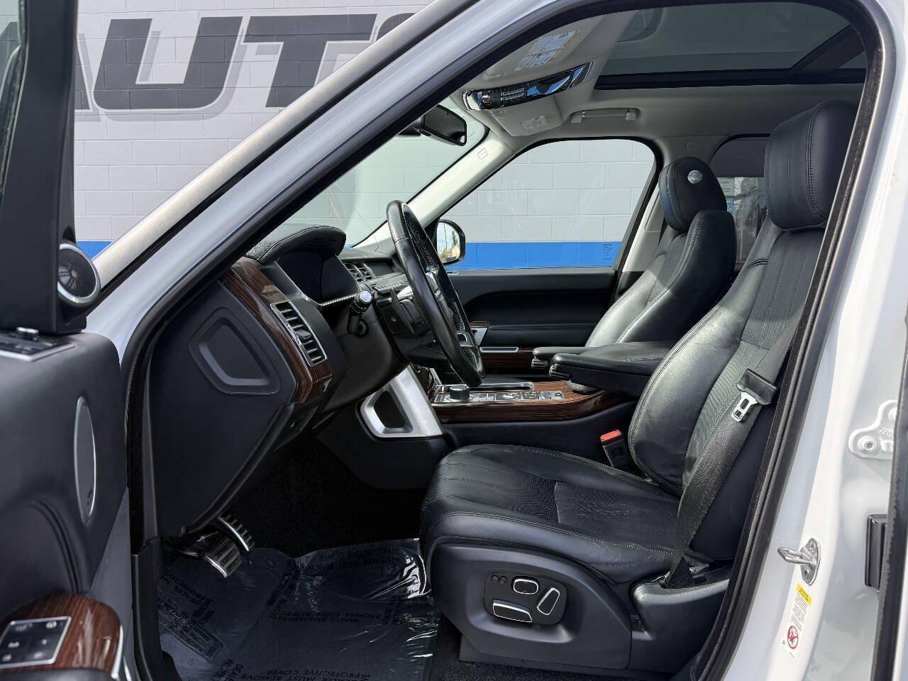 Used 2015 Land Rover Range Rover Supercharged AWD/4WD image 8