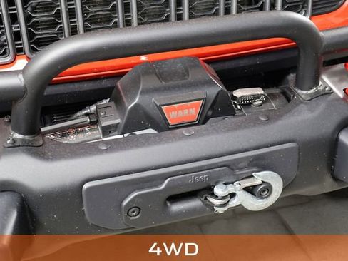 Used 2025 Jeep Wrangler Rubicon AWD/4WD image 4