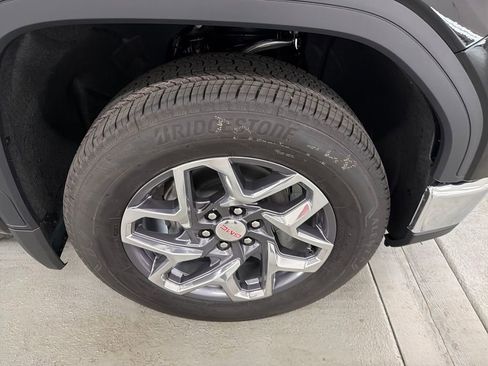New 2026 GMC Sierra 1500 SLE w/ Preferred Package RWD image 4