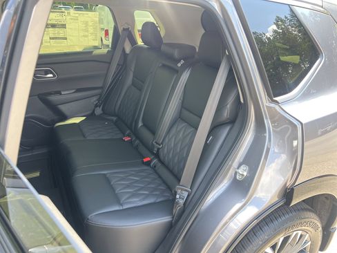 New 2026 Nissan Rogue Platinum AWD/4WD image 17