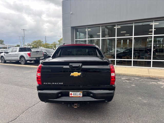 Used 2013 Chevrolet Avalanche LTZ AWD/4WD image 6
