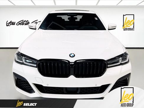 Used 2022 BMW 540i w/ M Sport Package RWD image 2