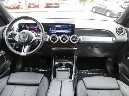 Used 2026 Mercedes-Benz GLB 250 image 10
