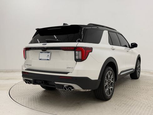 Used 2025 Ford Explorer Platinum w/ Ultimate Package AWD/4WD image 9
