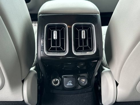 Certified 2023 Kia Sorento SX Prestige AWD/4WD image 23