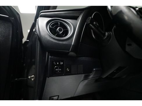 Used 2017 Toyota Corolla iM image 17