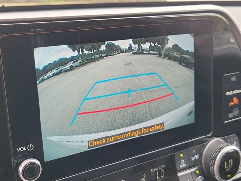Used 2026 Toyota Highlander XLE AWD/4WD image 27