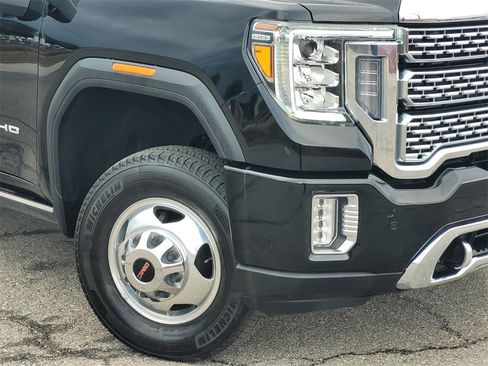 Used 2023 GMC Sierra 3500 Denali w/ Denali Ultimate Package image 9