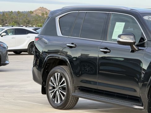 Used 2024 Lexus LX 600 4WD w/ Interior Upgrade Package image 5