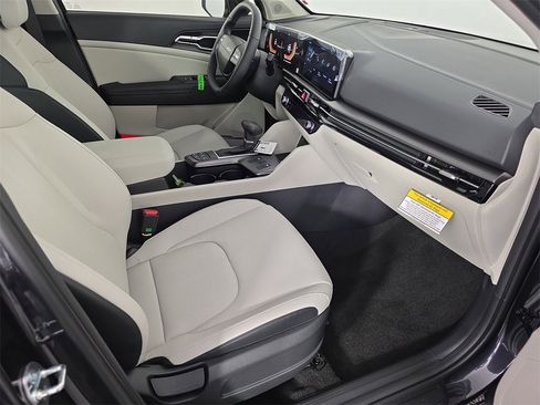 New 2026 Kia Sportage EX image 41