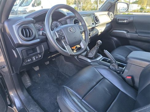Used 2019 Toyota Tacoma Limited image 23
