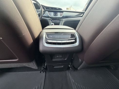 Used 2021 Cadillac XT6 Premium Luxury AWD/4WD image 25