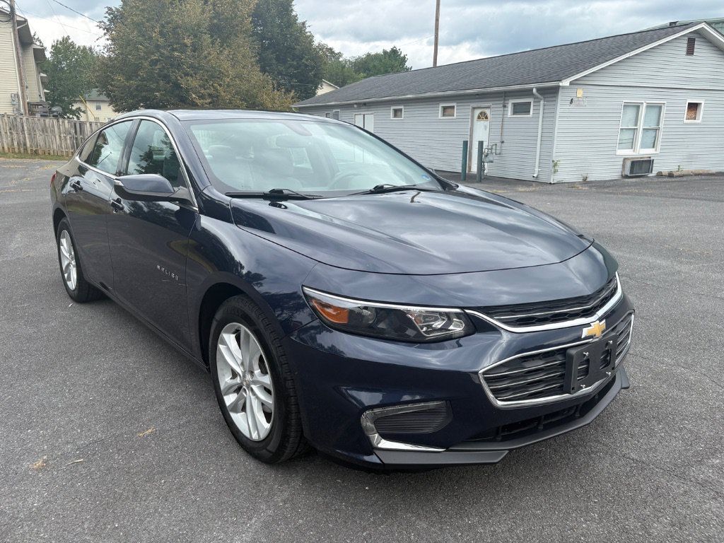 Used 2018 Chevrolet Malibu LT FWD image 3