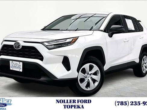 Used 2025 Toyota RAV4 LE image 1