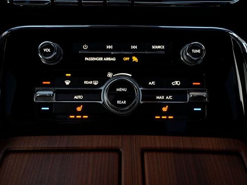 Used 2019 Lincoln Navigator Select image 67