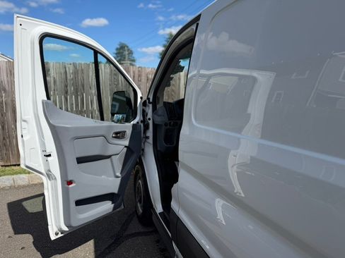 Used 2018 Ford Transit 150 130 Low Roof RWD image 18