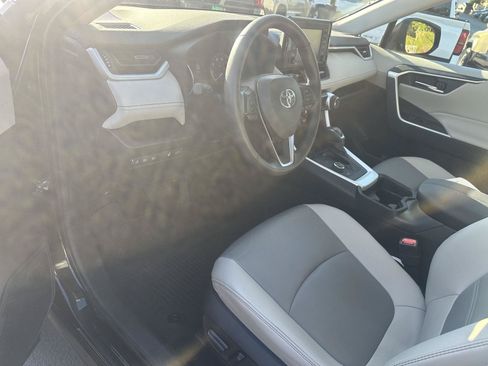 Used 2021 Toyota RAV4 XLE Premium AWD/4WD image 6