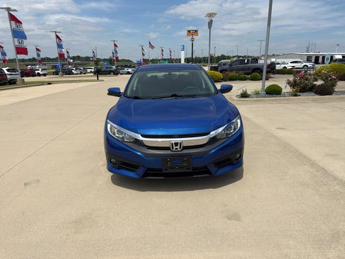 Used 2016 Honda Civic EX-T image 2