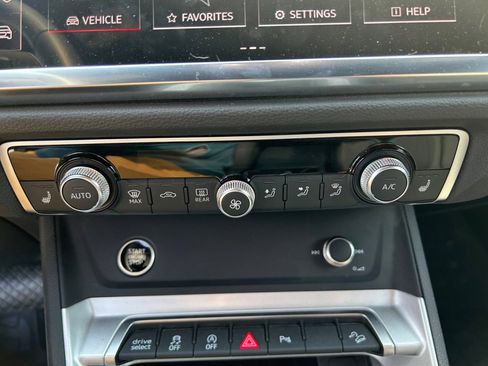 Used 2024 Audi Q3 2.0T Premium Plus image 18