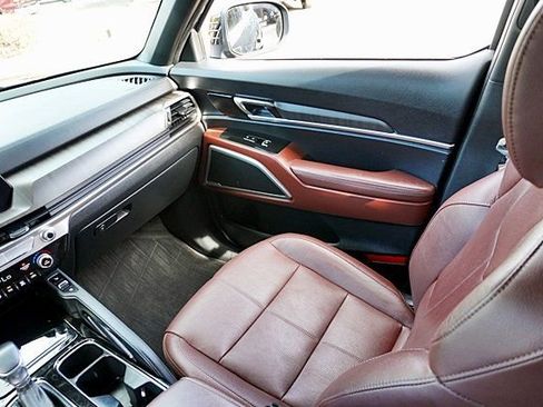 Used 2023 Kia Telluride EX w/ EX Captain's Chair Package image 24