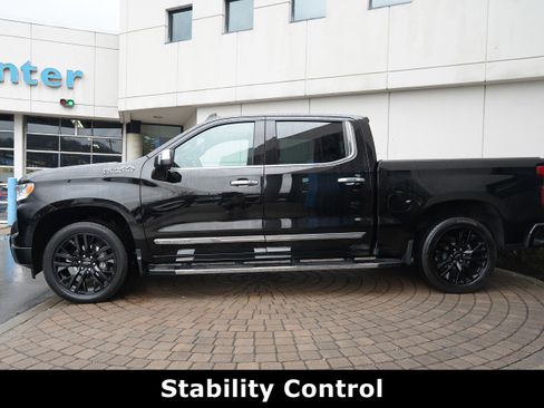Used 2024 Chevrolet Silverado 1500 High Country w/ Technology Package image 18