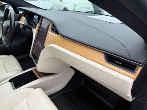Used 2020 Tesla Model S Long Range Plus image 30