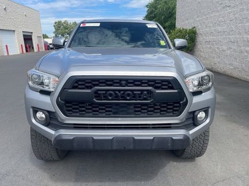 Used 2021 Toyota Tacoma TRD Off-Road w/ Technology Package image 2