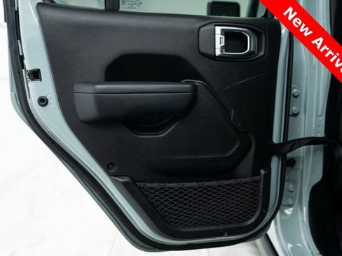 Used 2024 Jeep Wrangler Unlimited image 26