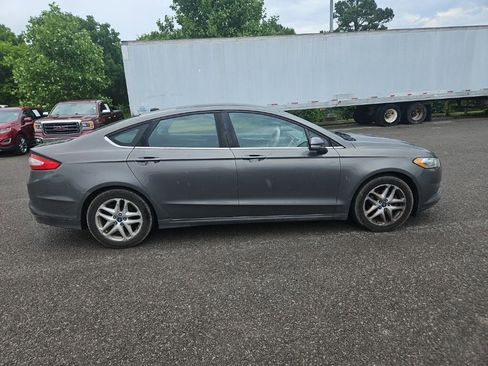 Used 2013 Ford Fusion SE FWD image 8