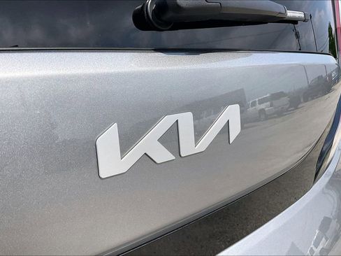 Used 2025 Kia Soul LX w/ LX Technology Package FWD image 26