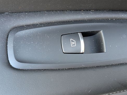 Used 2019 INFINITI QX50 Essential w/ Premium Heat Package image 31