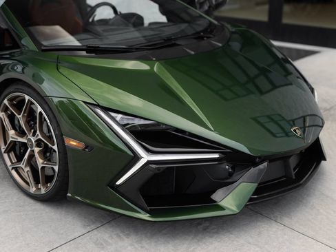 Used 2026 Lamborghini Revuelto AWD/4WD image 3