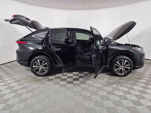 Used 2021 Toyota Venza LE AWD/4WD image 9