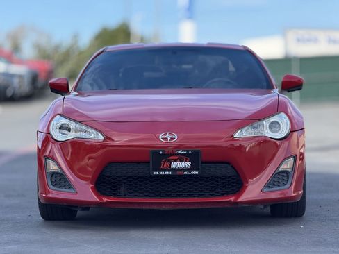 Used 2016 Scion FR-S image 2