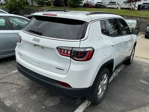 Used 2024 Jeep Compass Latitude AWD/4WD image 5