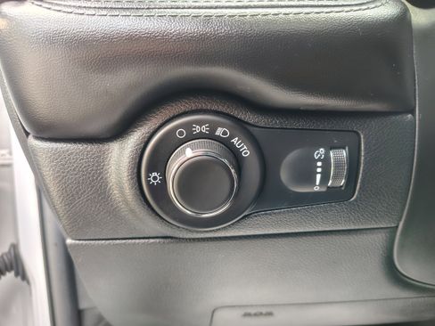 Certified 2024 Dodge Durango SXT image 27