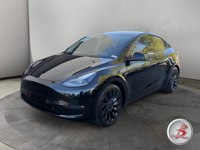 Used 2022 Tesla Model Y Performance AWD/4WD image 3