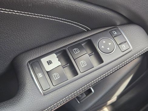 Used 2015 Mercedes-Benz GLA 250 4MATIC image 31