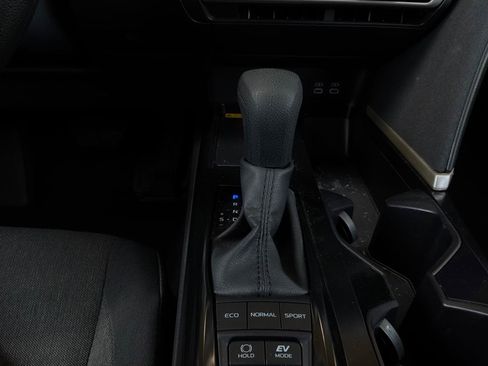 Used 2025 Toyota Camry LE FWD image 23