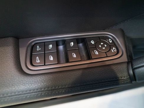 New 2025 Porsche Cayenne Coupe image 18