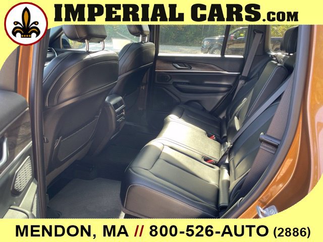 New 2026 Jeep Grand Cherokee Limited w/ Limited Altitude Package AWD/4WD image 17