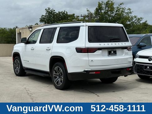 Used 2024 Jeep Wagoneer Series II w/ Flexible Seating Group RWD image 8
