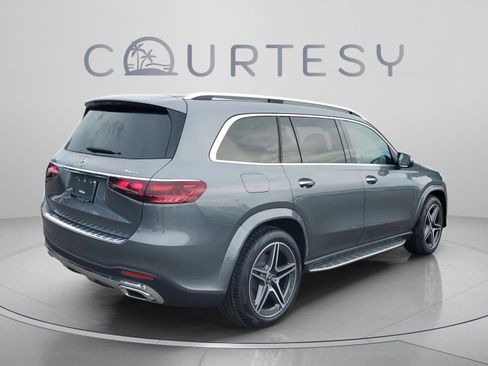Certified 2026 Mercedes-Benz GLS 450 4MATIC image 4