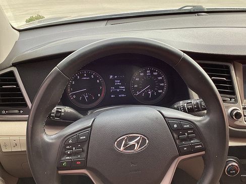 Used 2018 Hyundai Tucson Value image 11